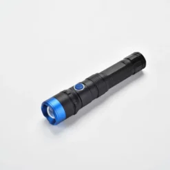 Airam MAX LED Ficklampa USB med zoom