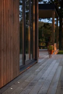 Hide a lite Decklight Garden