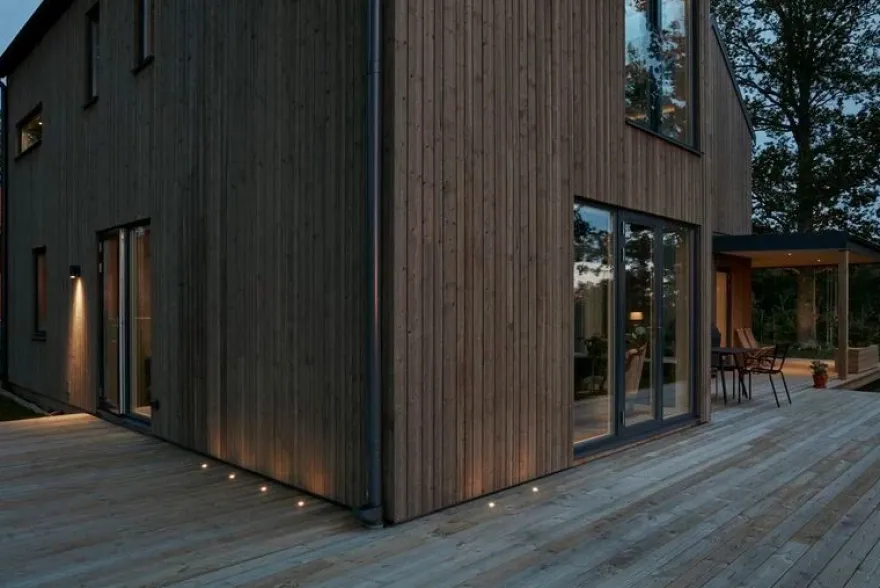 Hide a lite Decklight Garden