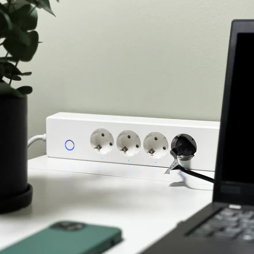 Namron ZigBee Grenuttag 4-vägs + 2xUSB-A