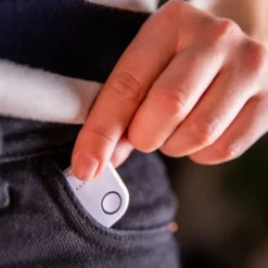 Shelly Blu Button 1