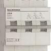 Växlingsomkopplade 3-pol 25A I-0II